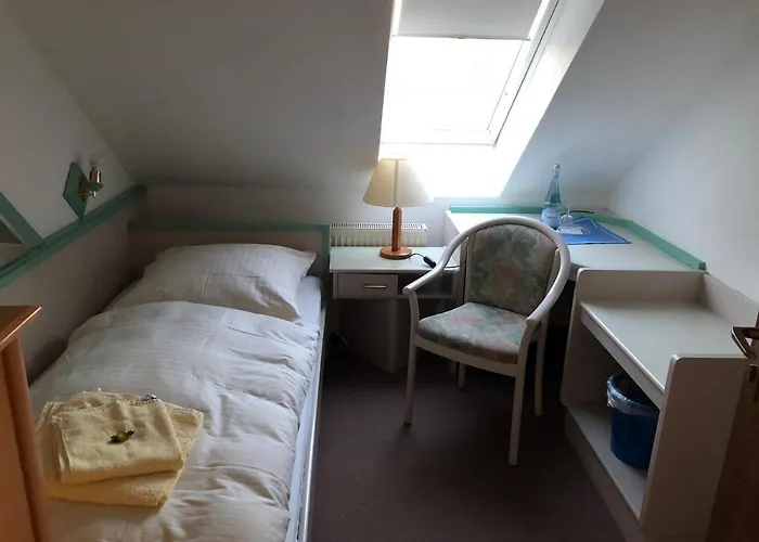 호텔 Zum Kreidesee, Kein Urlaubshotel ! 2*